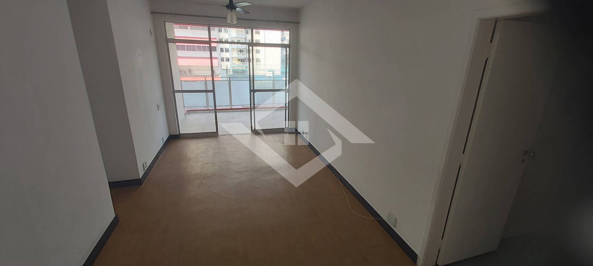 Apartamento à venda com 2 quartos, 81m² - Foto 4