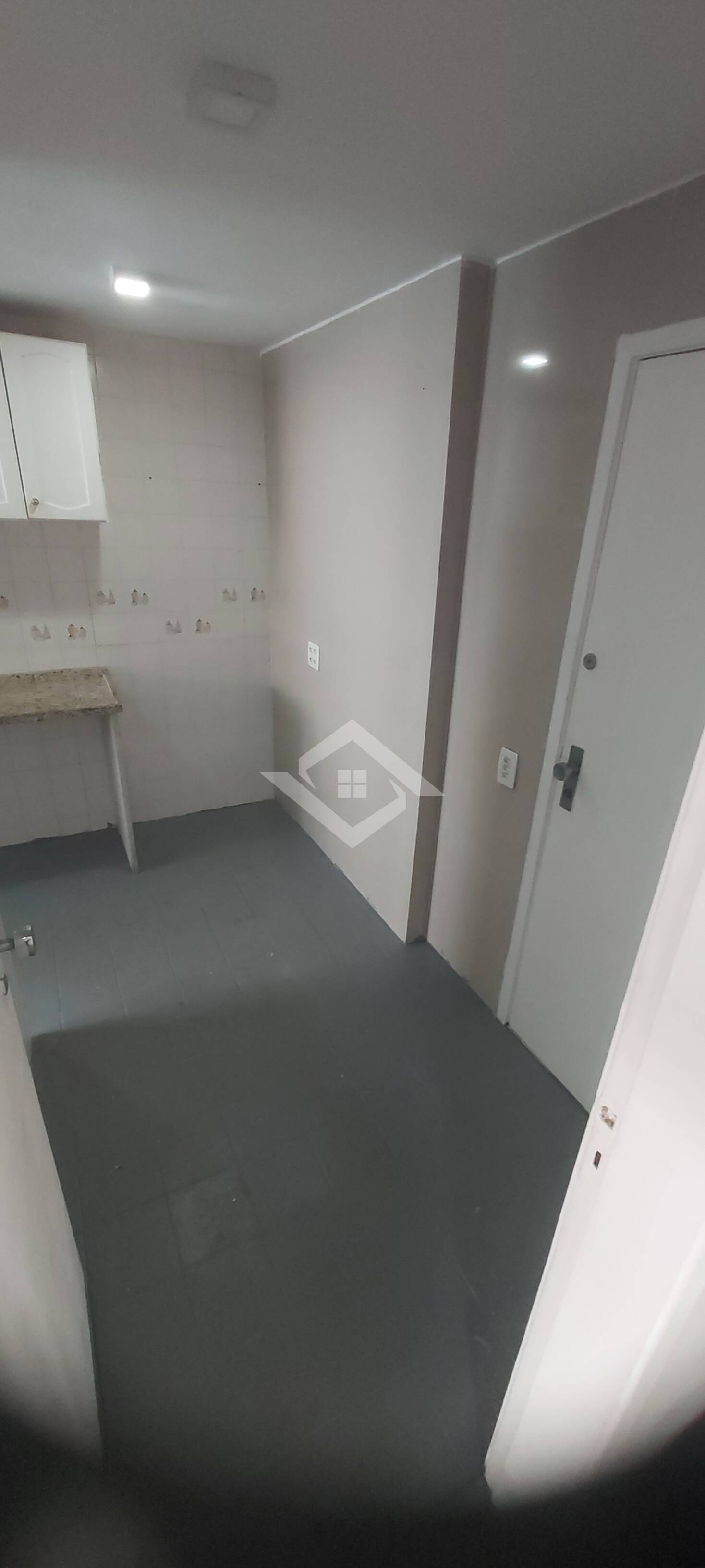 Apartamento à venda com 2 quartos, 81m² - Foto 11