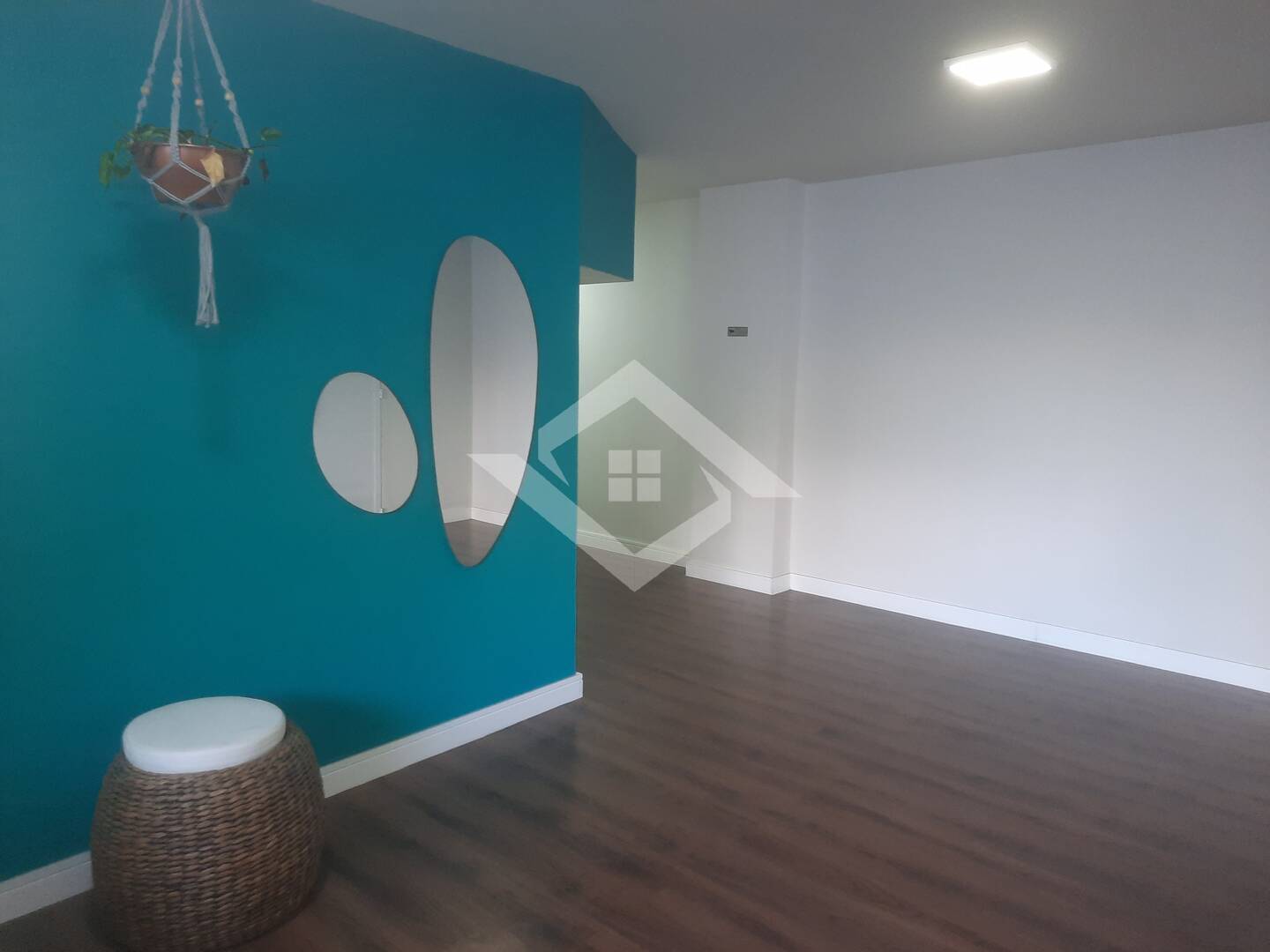 Apartamento à venda com 2 quartos, 70m² - Foto 4