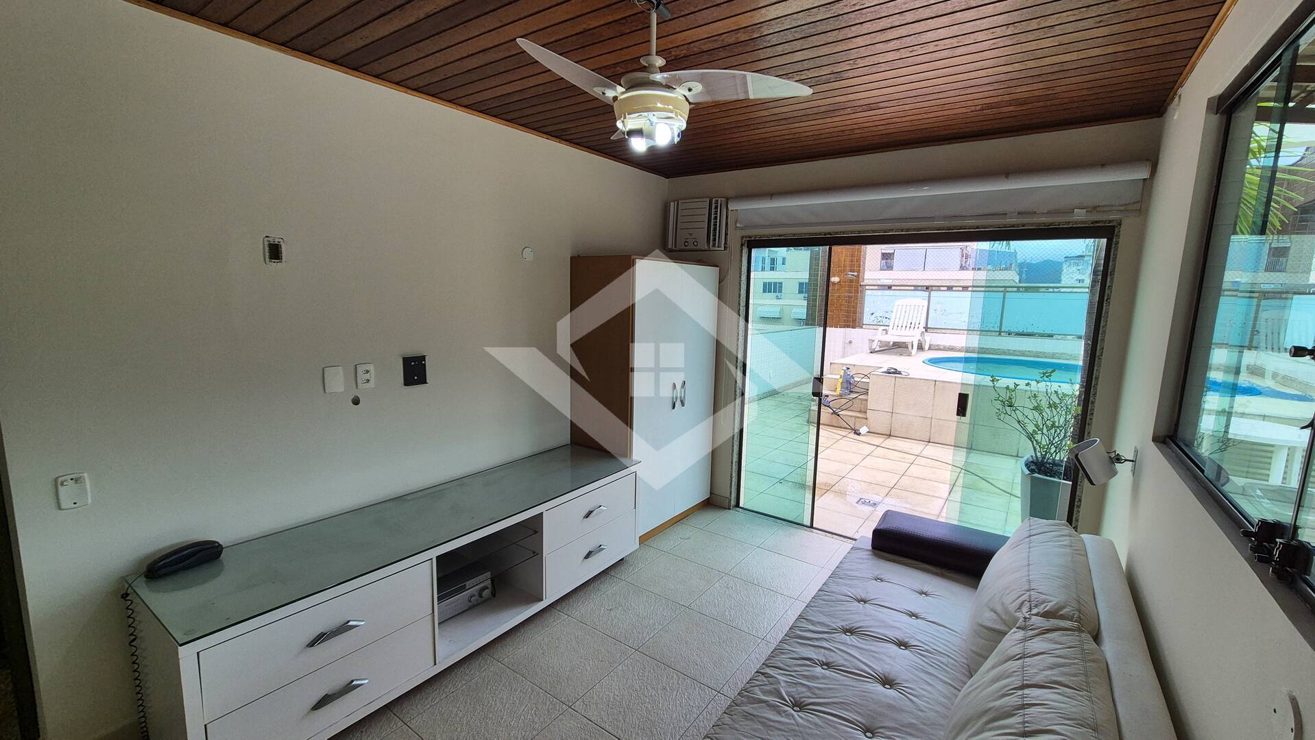 Cobertura à venda com 4 quartos, 200m² - Foto 4