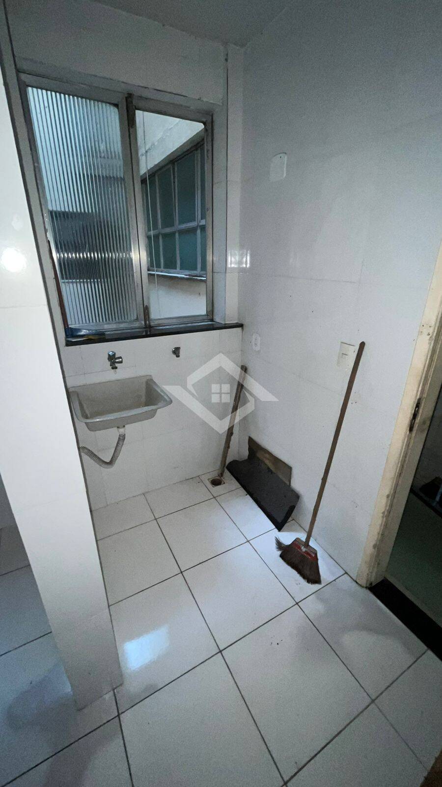 Apartamento à venda com 3 quartos, 65m² - Foto 4