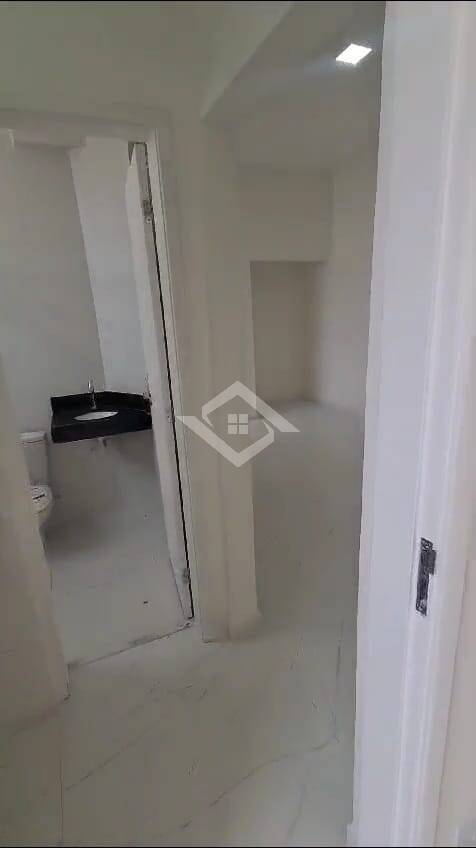 Apartamento à venda com 1 quarto, 42m² - Foto 2