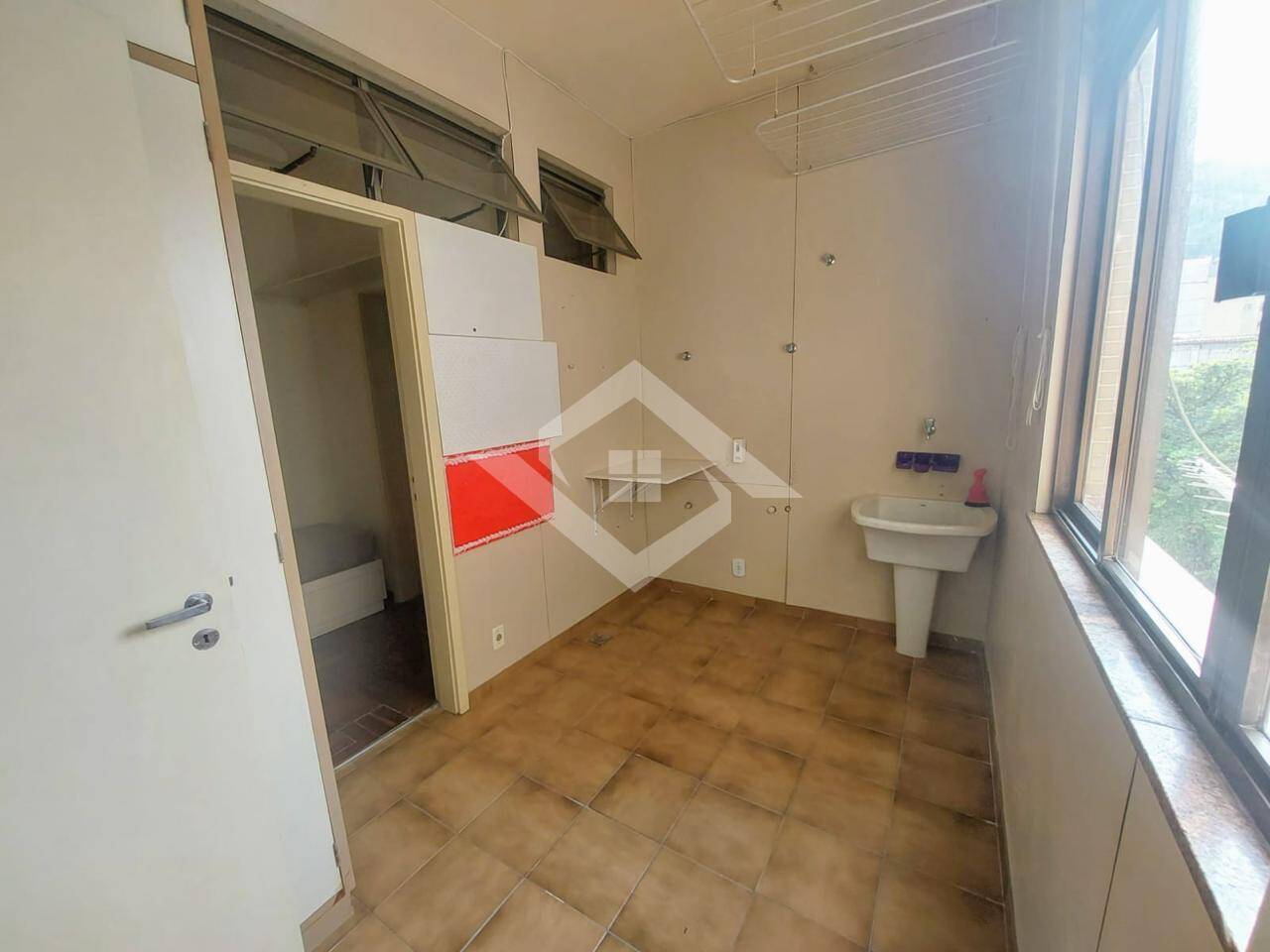 Apartamento à venda com 3 quartos, 150m² - Foto 6