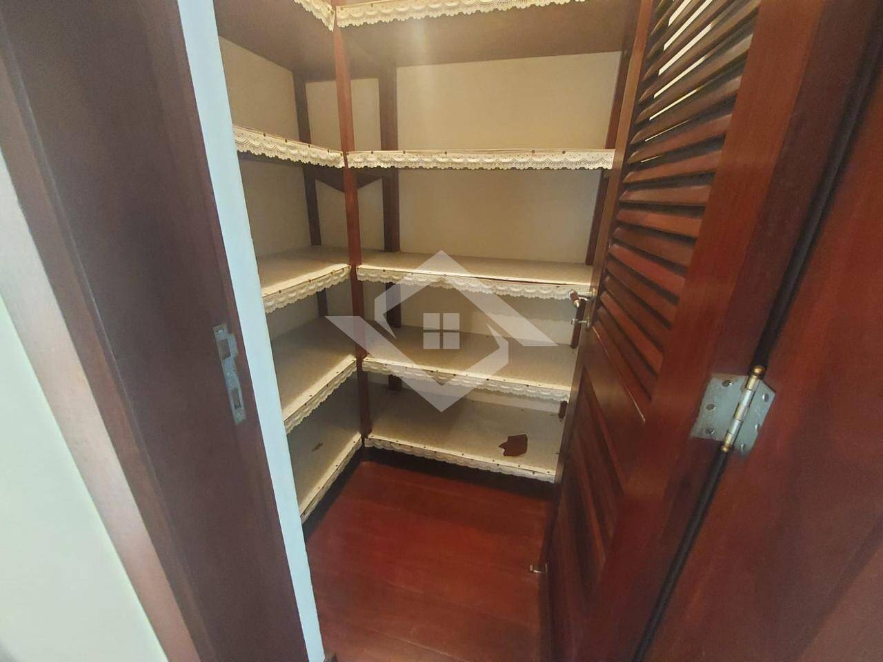 Apartamento à venda com 3 quartos, 150m² - Foto 9