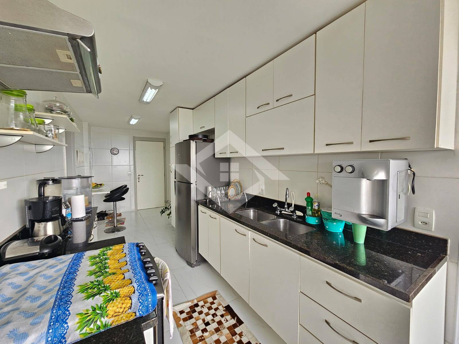 Apartamento à venda com 3 quartos, 145m² - Foto 8