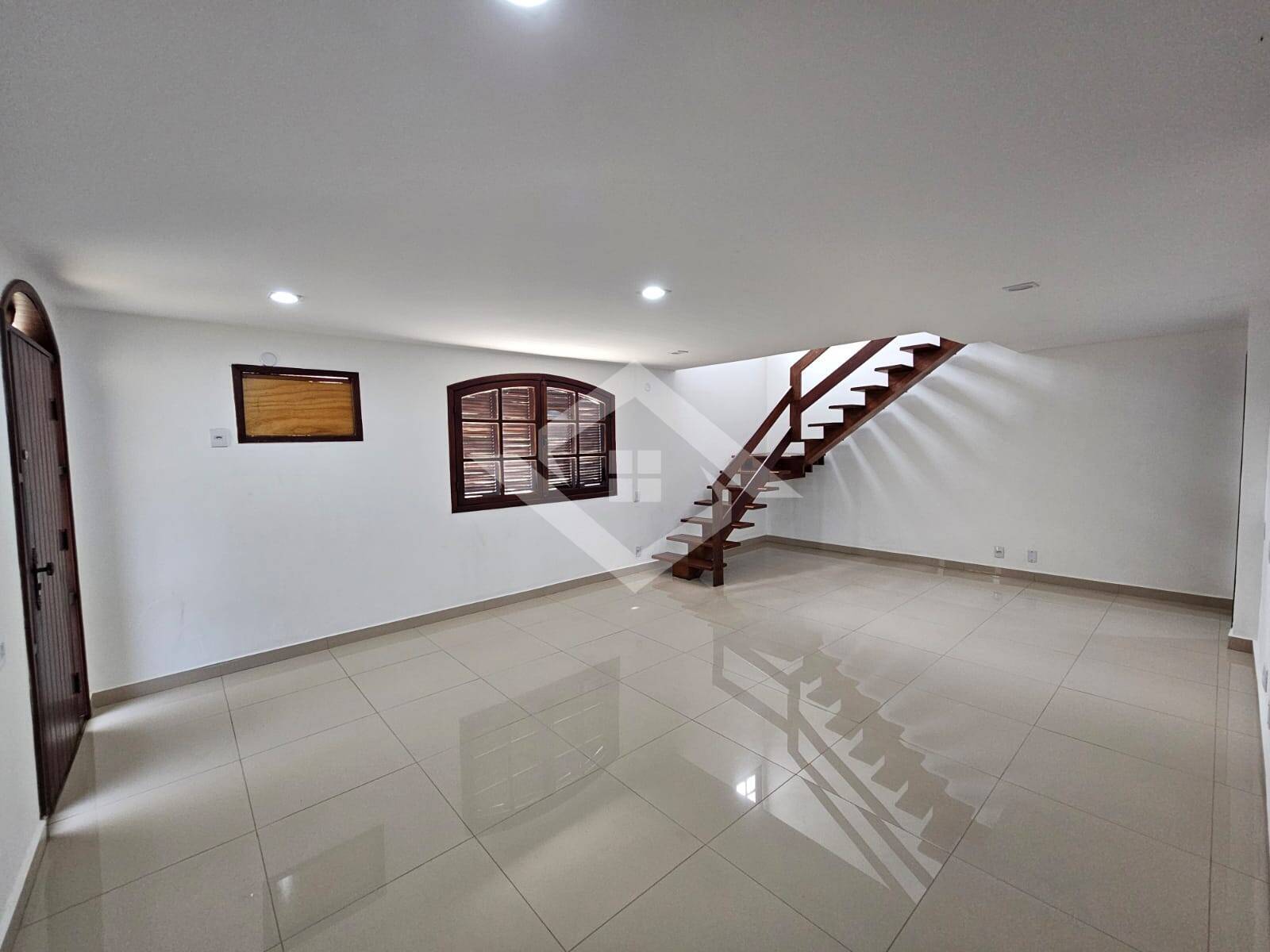 Casa à venda com 4 quartos, 300m² - Foto 9