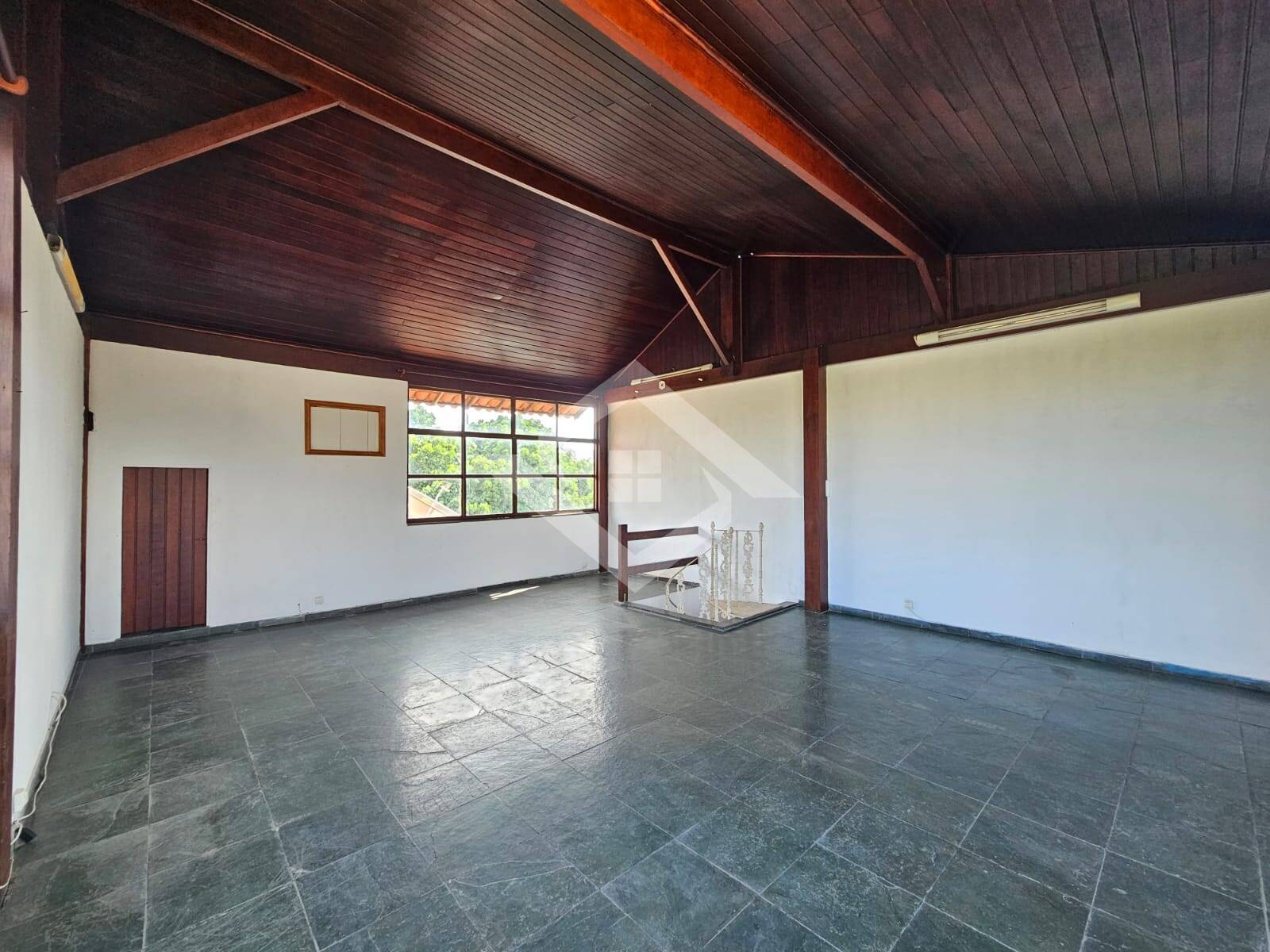 Casa à venda com 4 quartos, 300m² - Foto 18