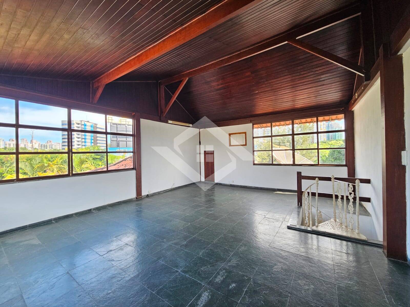 Casa à venda com 4 quartos, 300m² - Foto 19