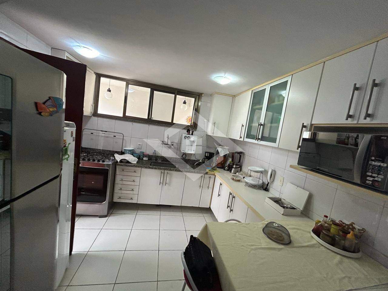 Casa à venda com 4 quartos, 169m² - Foto 4