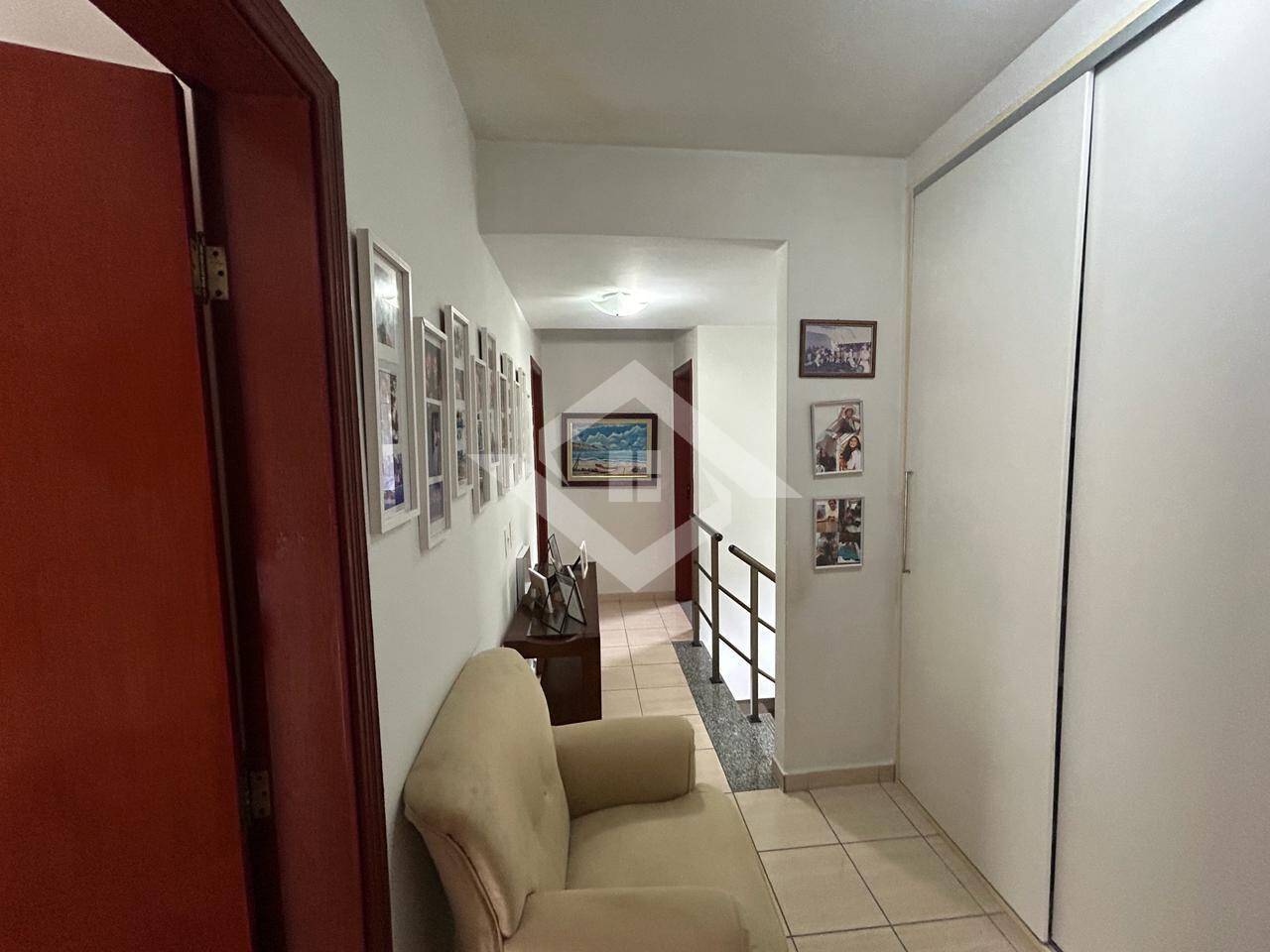 Casa à venda com 4 quartos, 169m² - Foto 8