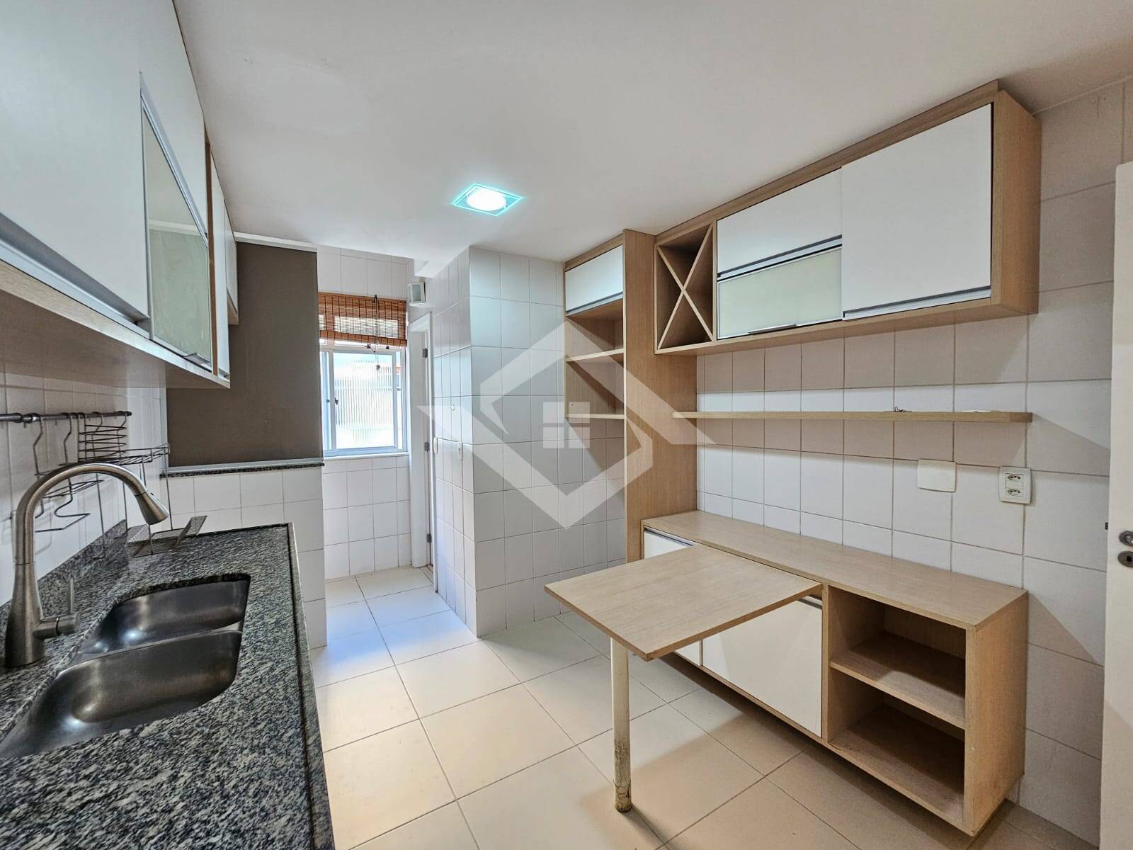 Apartamento à venda com 4 quartos, 169m² - Foto 8