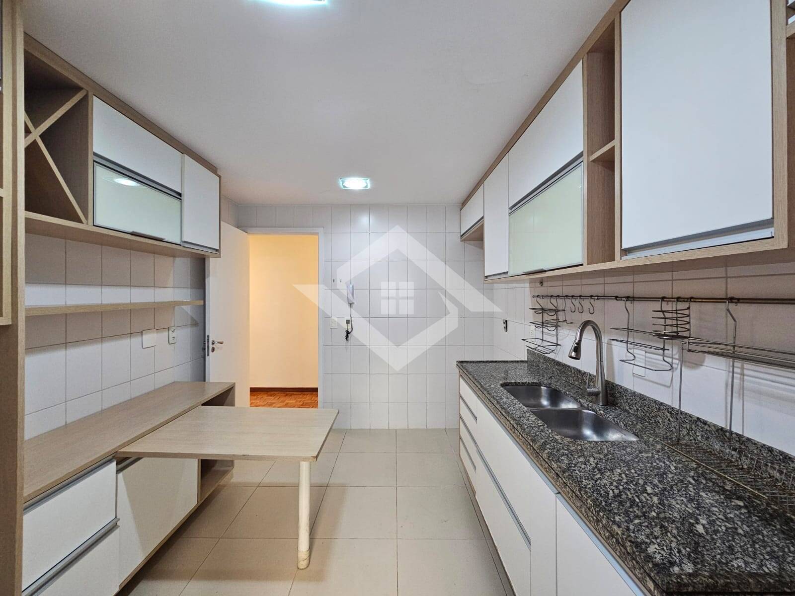 Apartamento à venda com 4 quartos, 169m² - Foto 13