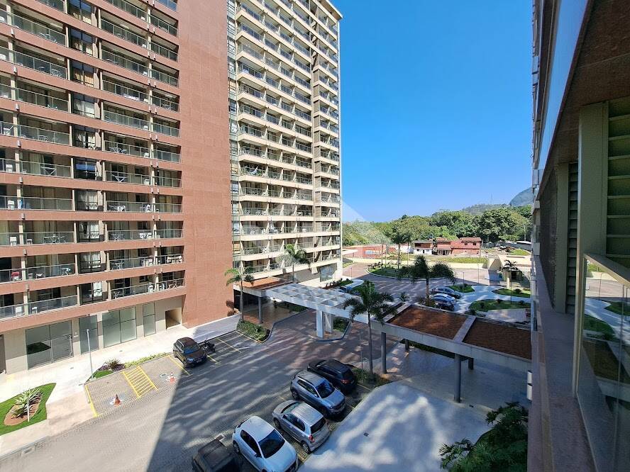 Apartamento à venda com 2 quartos, 66m² - Foto 4