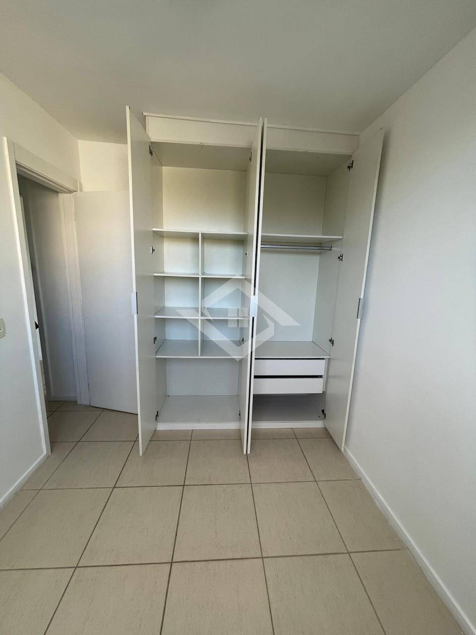 Apartamento à venda com 2 quartos, 60m² - Foto 11