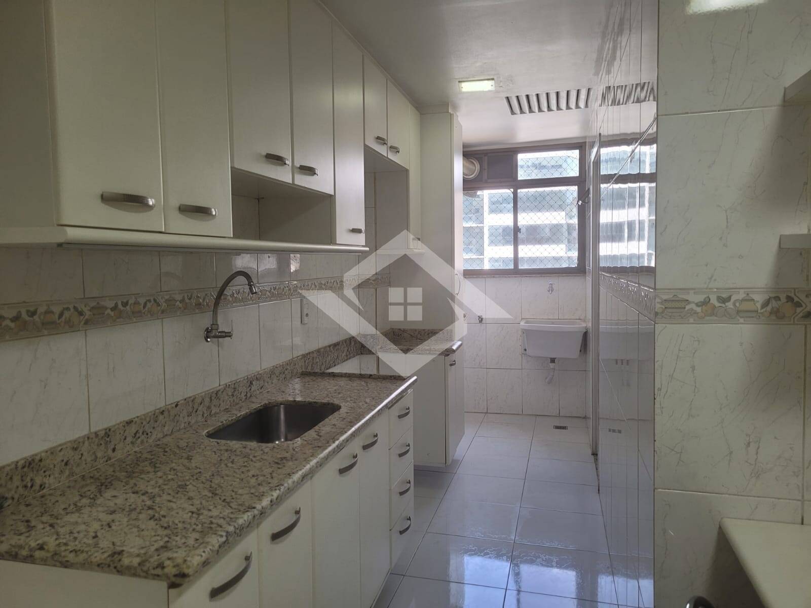 Apartamento à venda com 3 quartos, 130m² - Foto 7