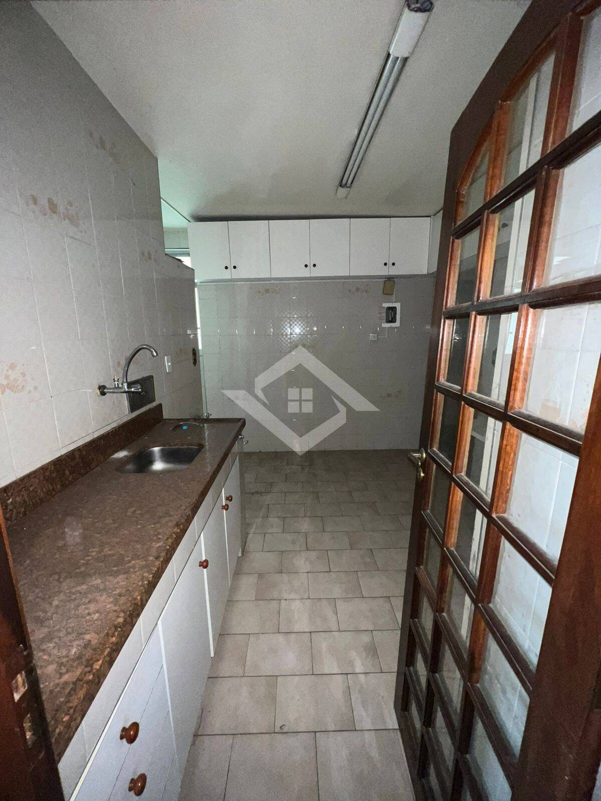 Apartamento para alugar com 2 quartos, 60m² - Foto 13