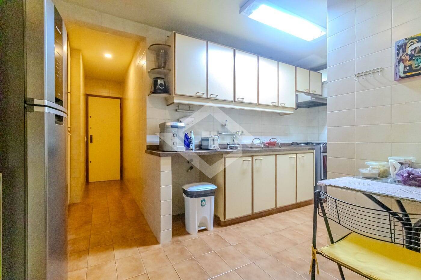 Apartamento à venda com 3 quartos, 137m² - Foto 6