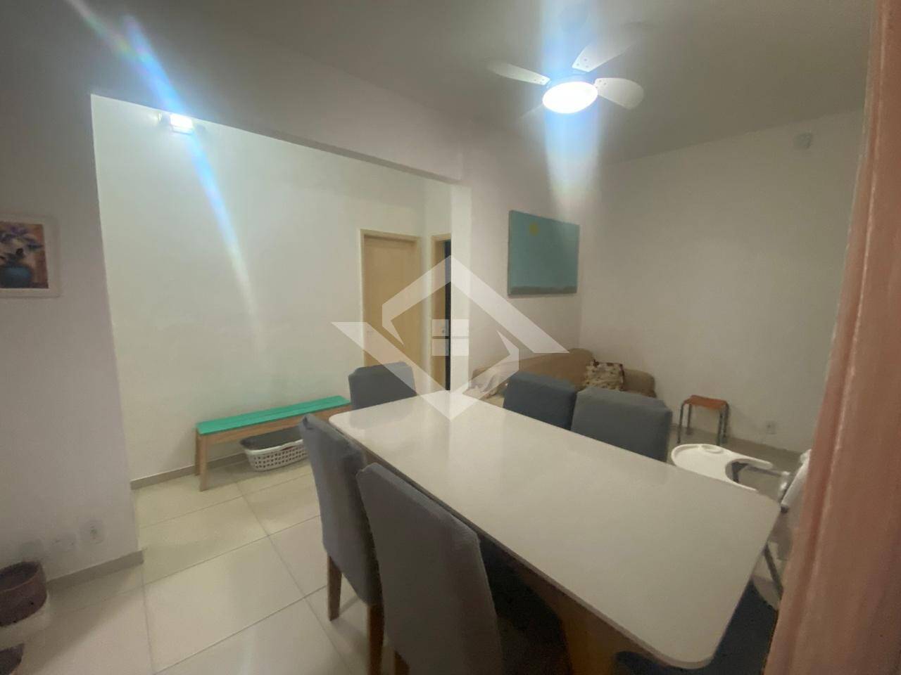 Apartamento à venda com 2 quartos, 58m² - Foto 3