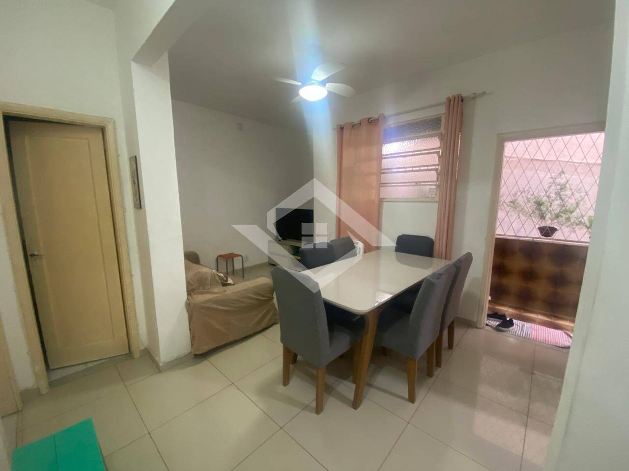 Apartamento à venda com 2 quartos, 58m² - Foto 2