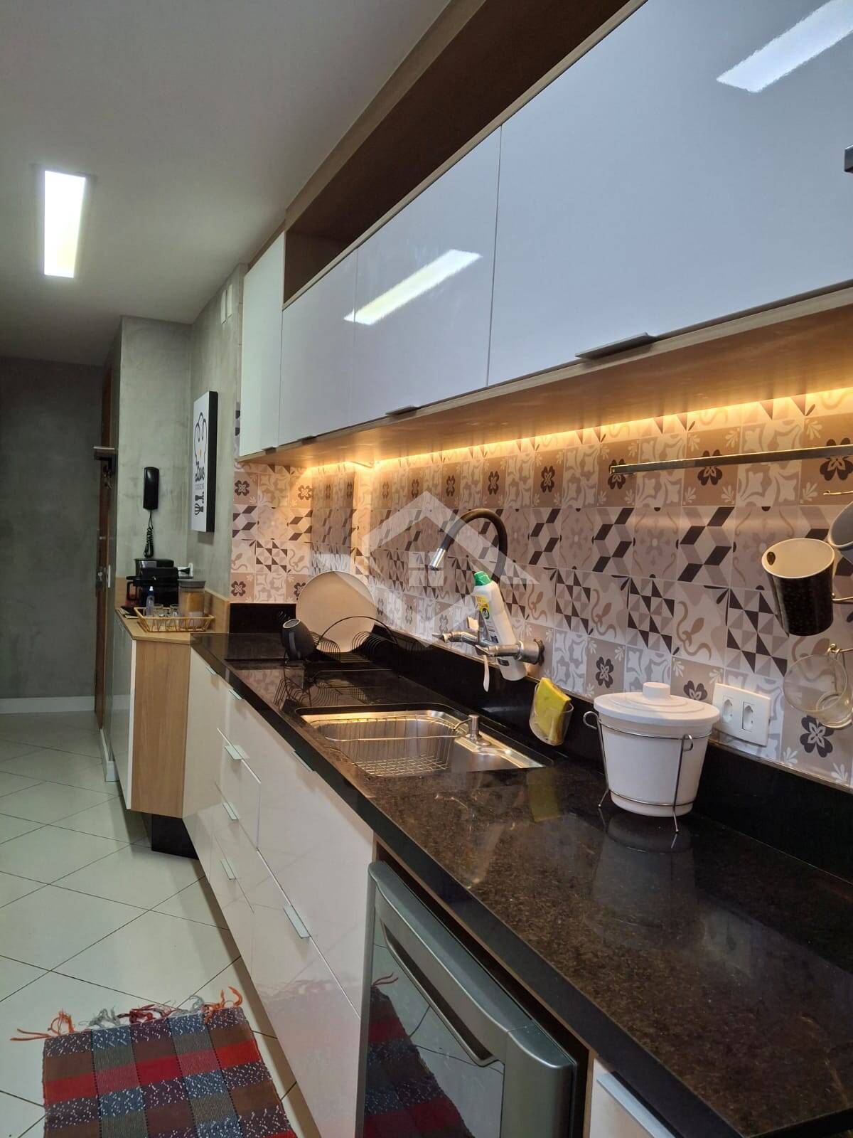 Apartamento à venda com 3 quartos, 176m² - Foto 11