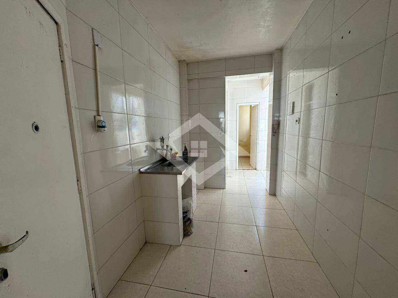 Apartamento para alugar com 2 quartos, 70m² - Foto 8