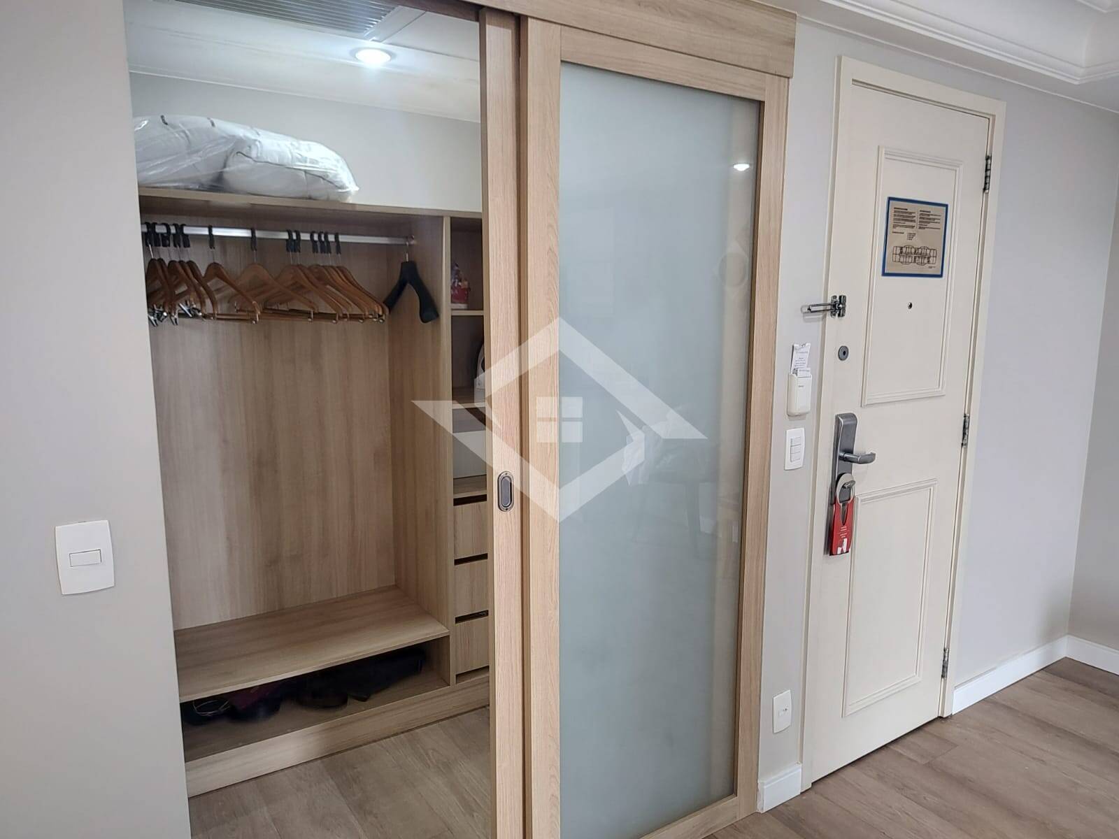 Apartamento à venda com 2 quartos, 65m² - Foto 4