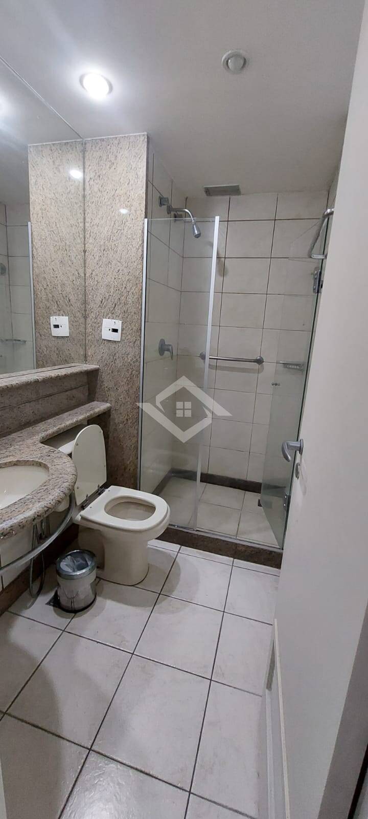 Apartamento à venda com 2 quartos, 65m² - Foto 3