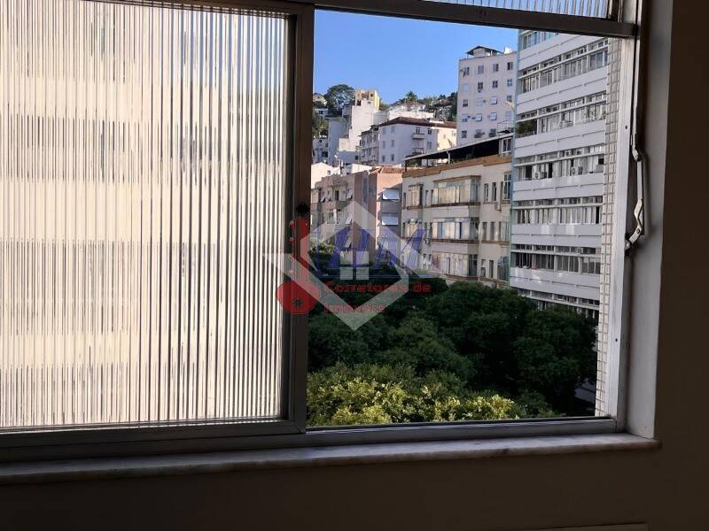 Apartamento à venda com 1 quarto, 33m² - Foto 2