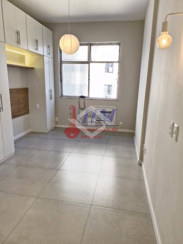 Apartamento à venda com 1 quarto, 33m² - Foto 1