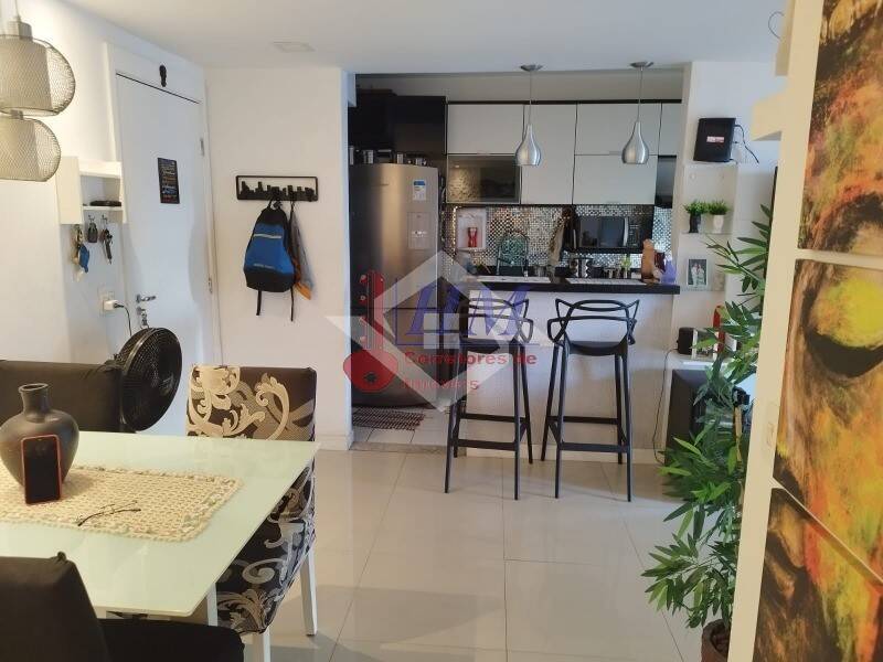 Apartamento à venda com 2 quartos, 65m² - Foto 3