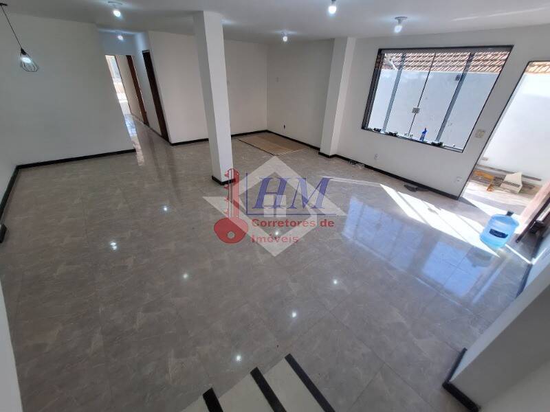 Casa à venda com 6 quartos, 320m² - Foto 1