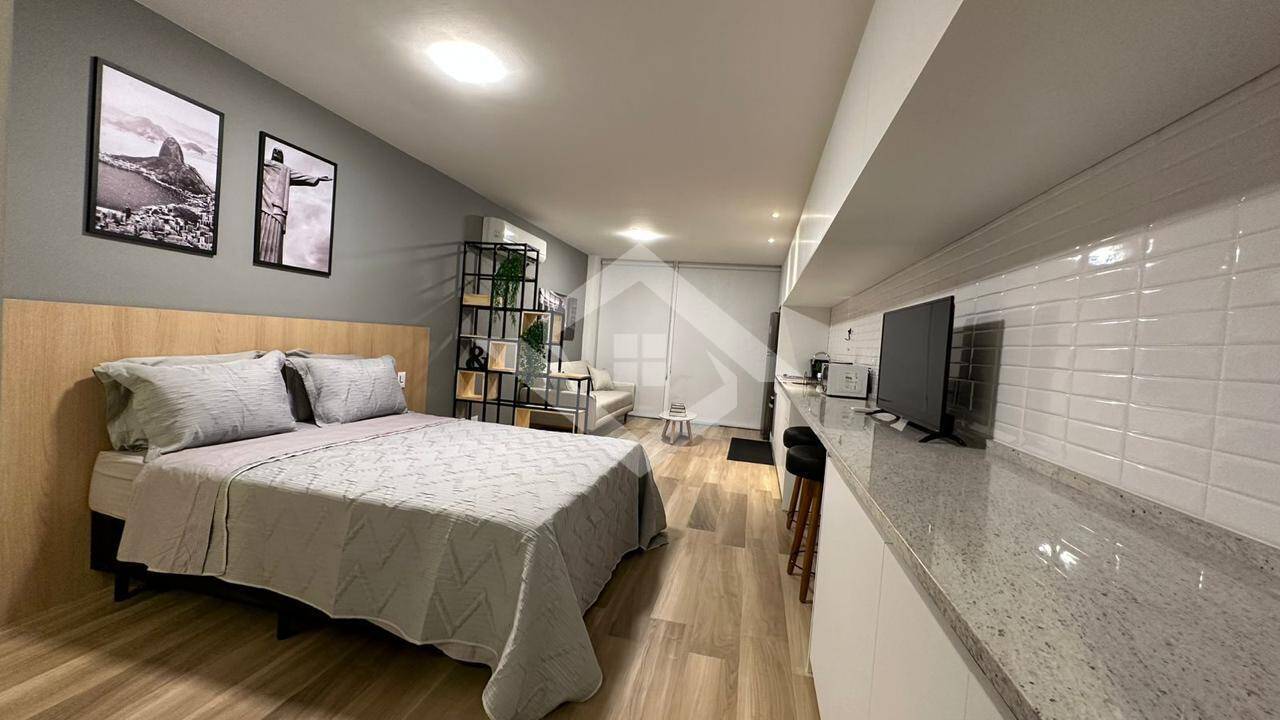 Apartamento à venda com 1 quarto, 70m² - Foto 8