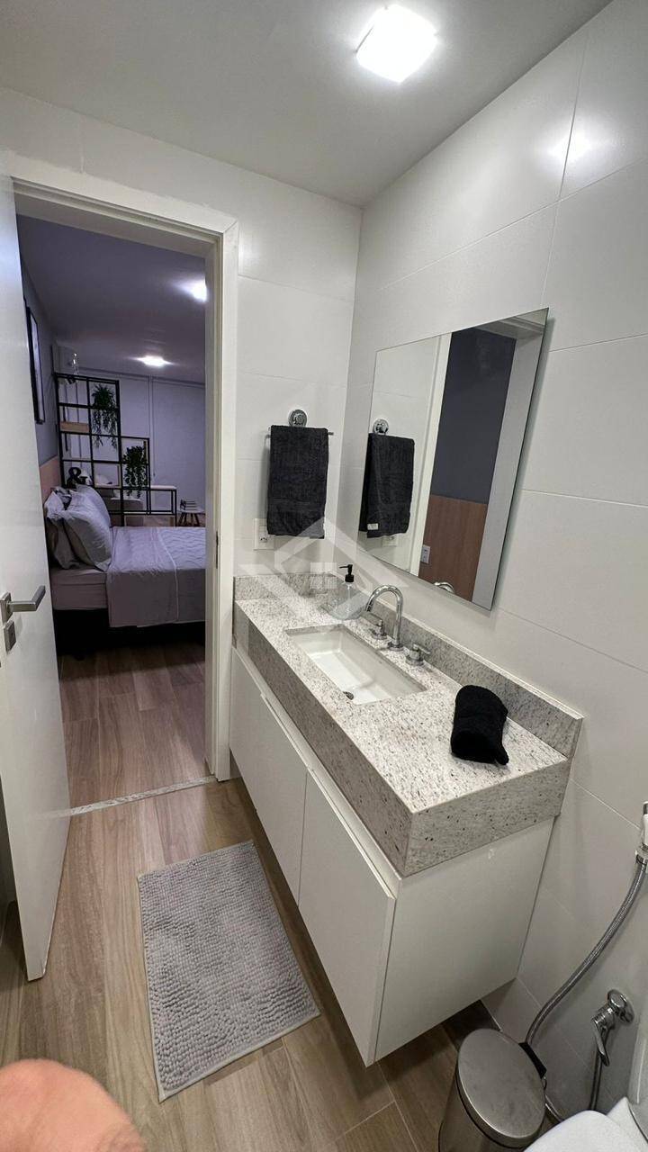 Apartamento à venda com 1 quarto, 70m² - Foto 10