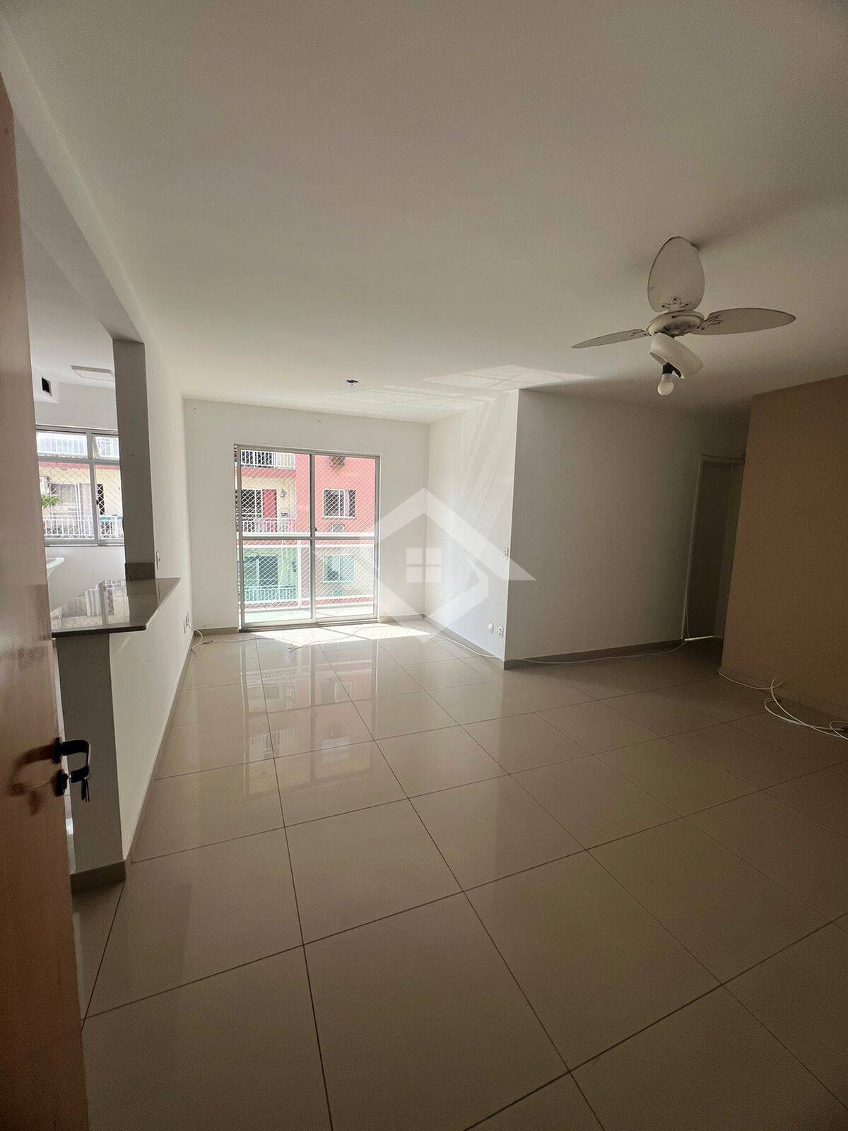 Apartamento para alugar com 2 quartos, 65m² - Foto 4