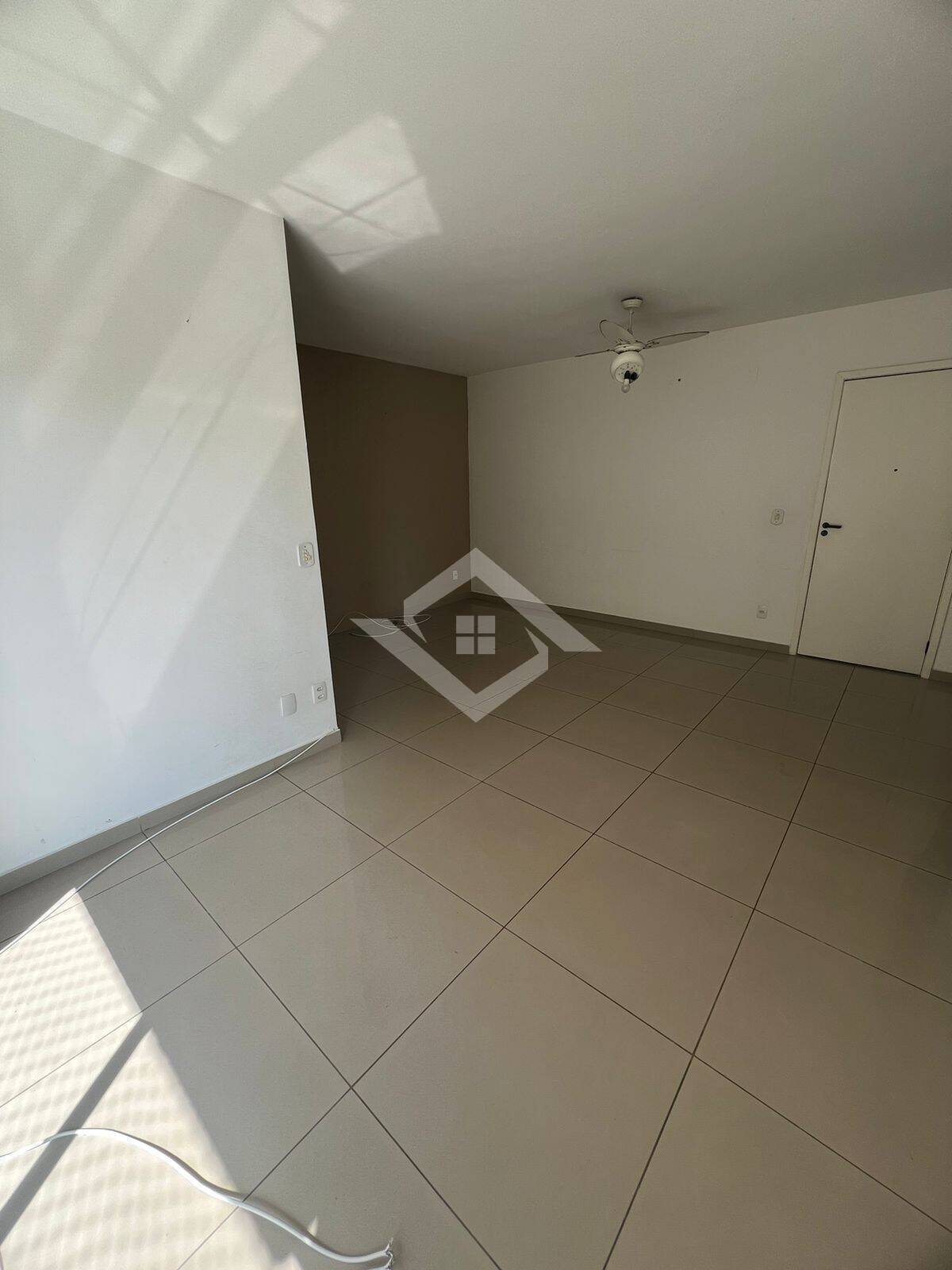 Apartamento para alugar com 2 quartos, 65m² - Foto 8