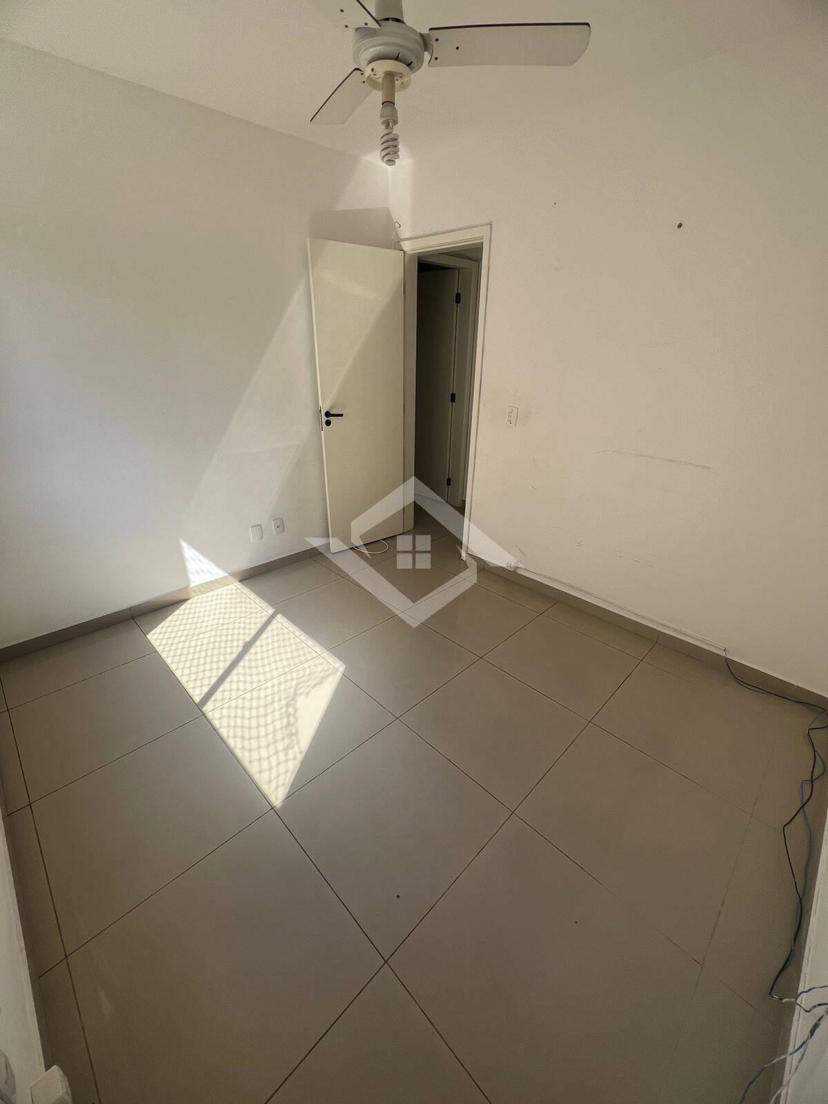 Apartamento para alugar com 2 quartos, 65m² - Foto 14