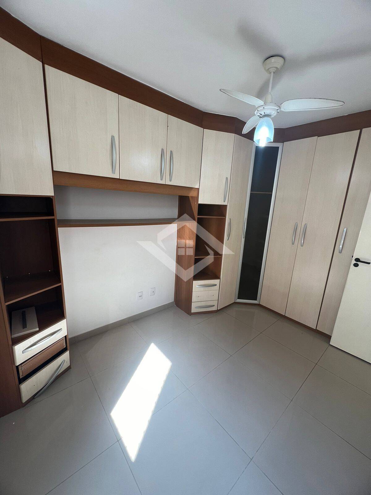 Apartamento para alugar com 2 quartos, 65m² - Foto 15