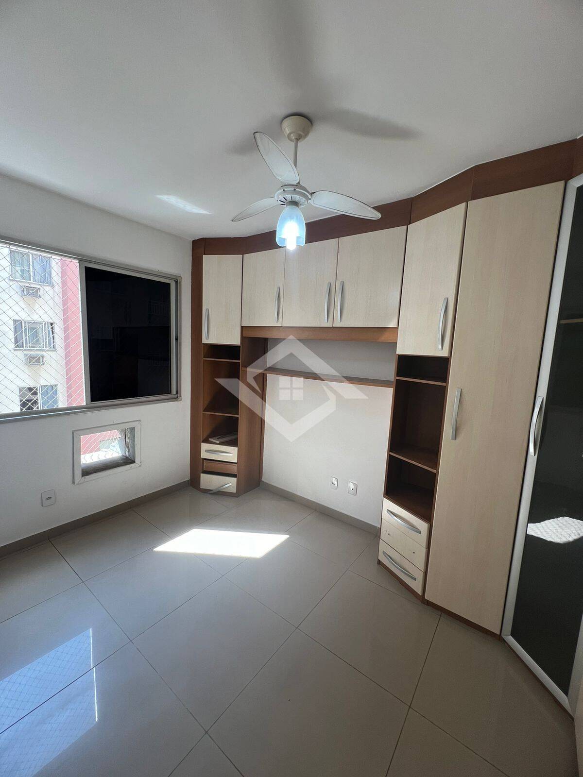 Apartamento para alugar com 2 quartos, 65m² - Foto 17