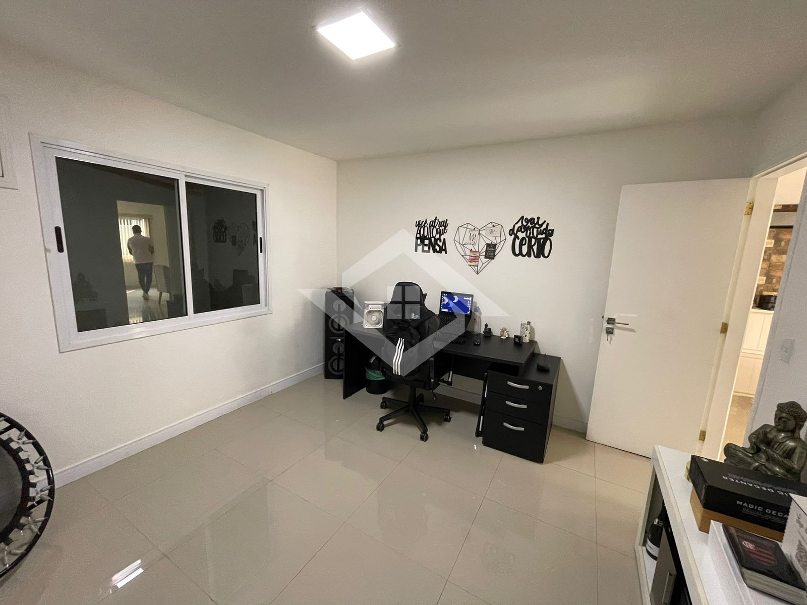 Casa à venda com 3 quartos, 167m² - Foto 4