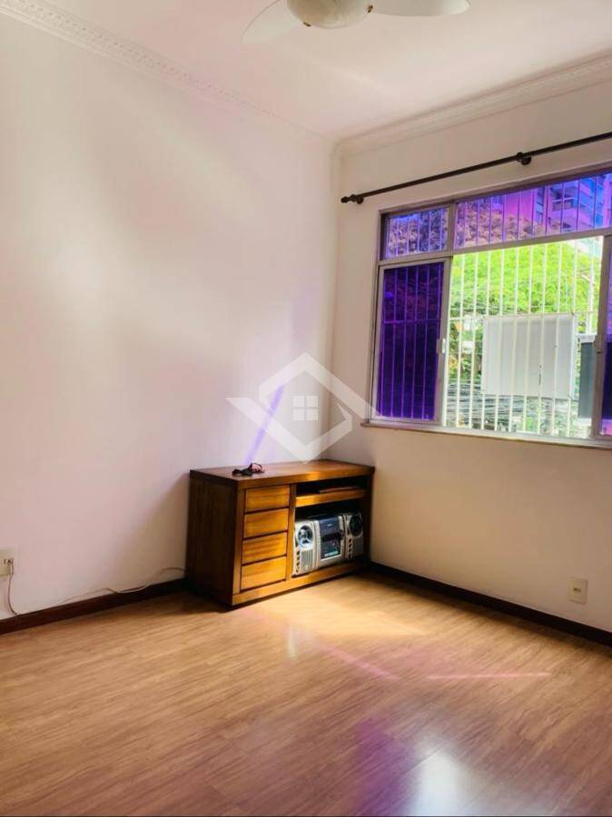 Apartamento à venda com 2 quartos, 60m² - Foto 2