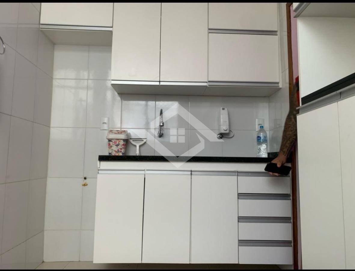 Apartamento à venda com 2 quartos, 60m² - Foto 3