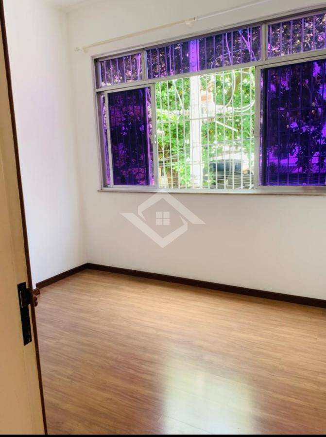 Apartamento à venda com 2 quartos, 60m² - Foto 4