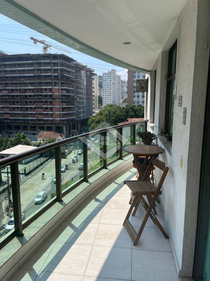 Apartamento à venda com 3 quartos, 80m² - Foto 2