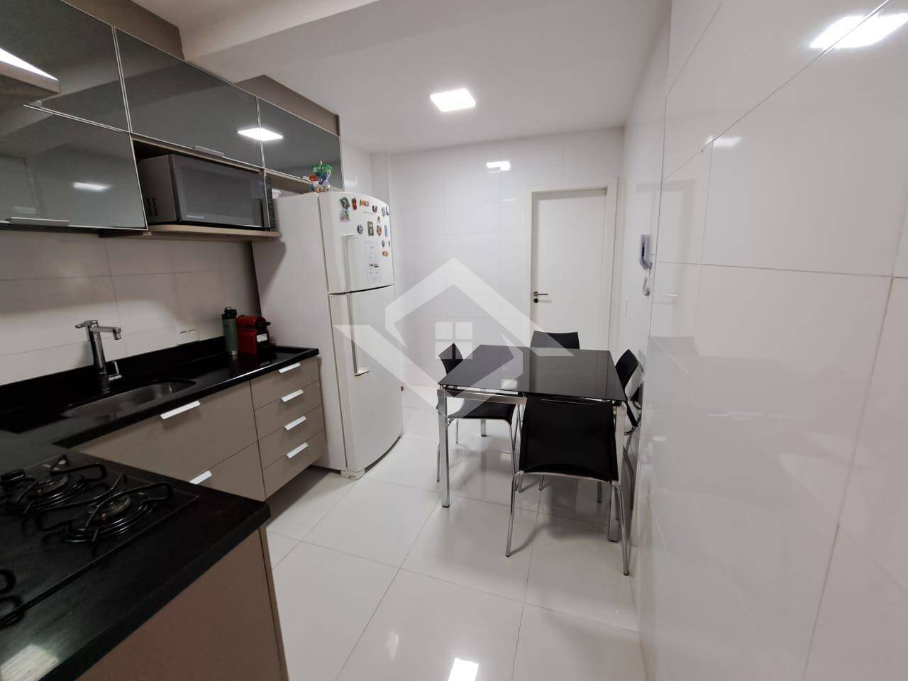 Casa à venda com 2 quartos, 66m² - Foto 7