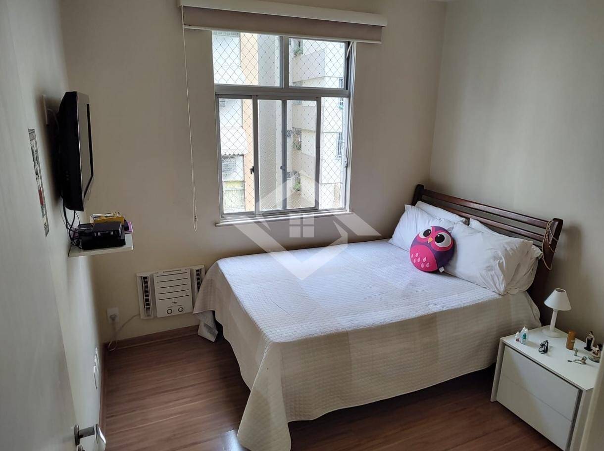 Apartamento à venda com 2 quartos, 70m² - Foto 4