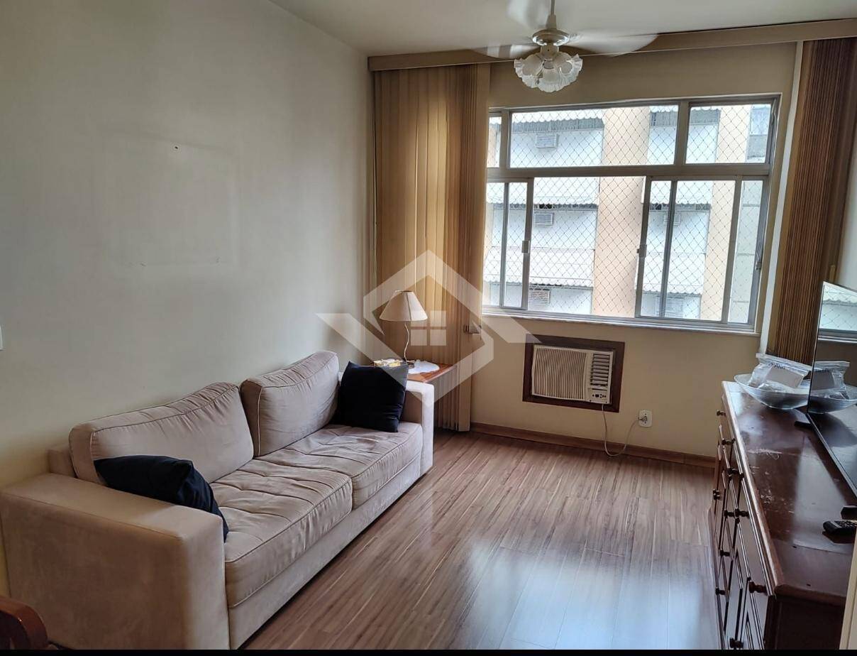 Apartamento à venda com 2 quartos, 70m² - Foto 1