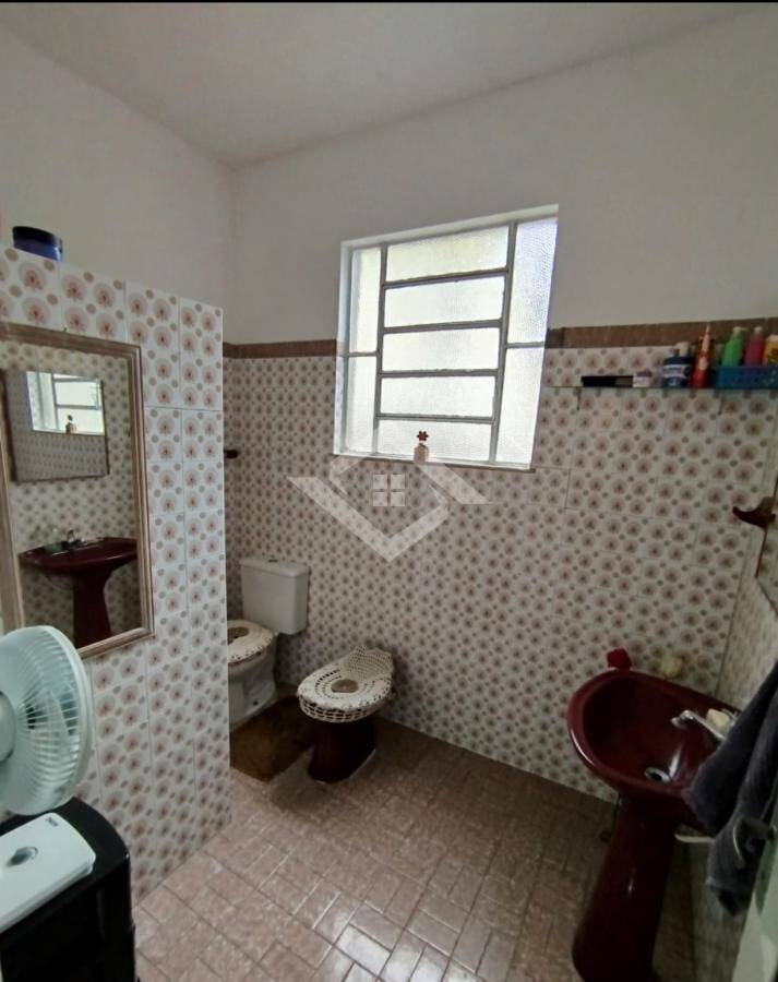 Casa à venda com 2 quartos, 60m² - Foto 5