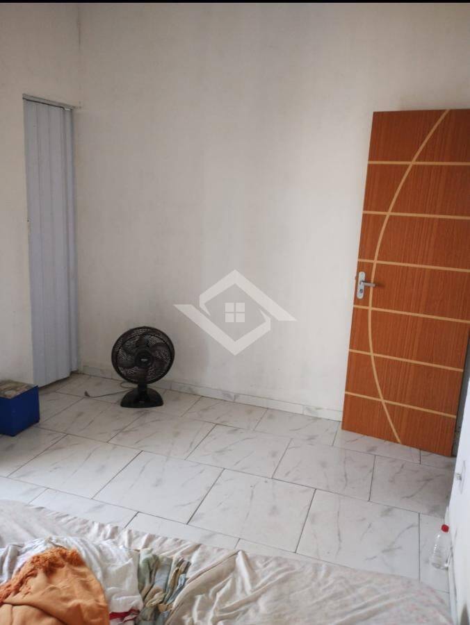 Casa à venda com 3 quartos, 60m² - Foto 3