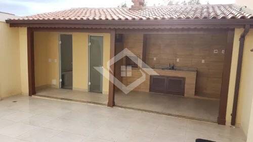 Casa para alugar com 4 quartos, 300m² - Foto 2