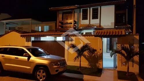 Casa para alugar com 4 quartos, 300m² - Foto 3